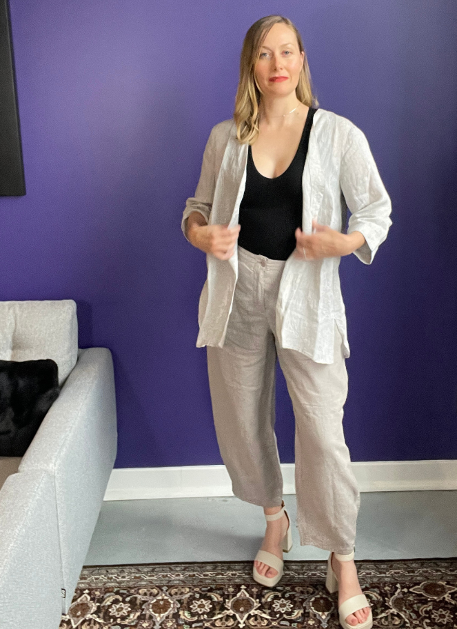 Loose linen pants in taupe by Mes Seours et Moi