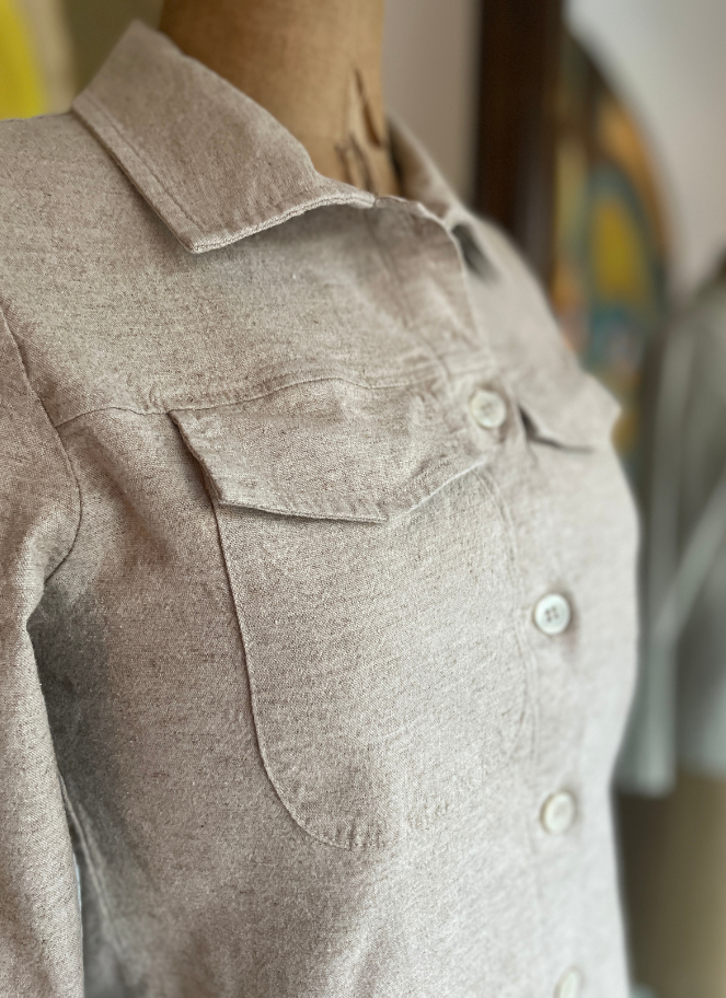 VESTE COURTE EN LIN Sable par Brenda Beddome