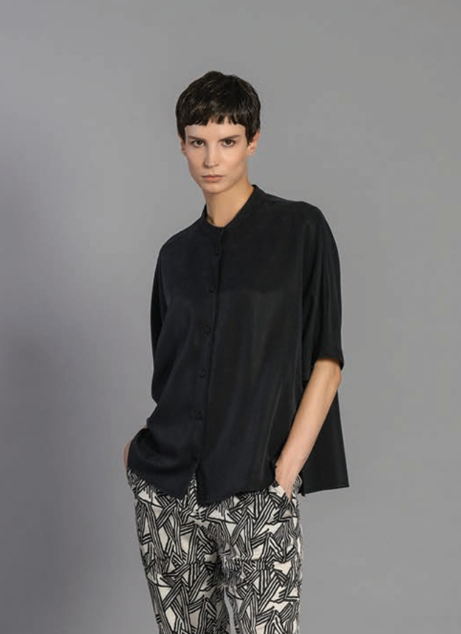 Lotus Eaters Tencel raglan sleeve blouse in black