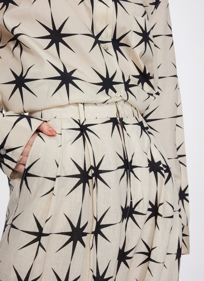 Pleated wide legged pant in star motif by JNBY