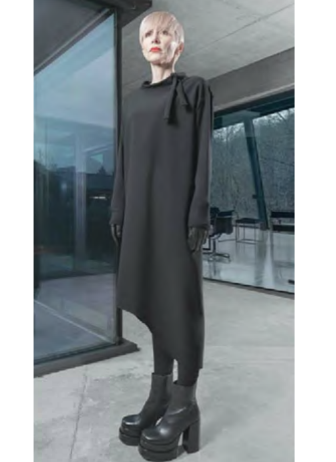 Dress Gomb in black by Xenia