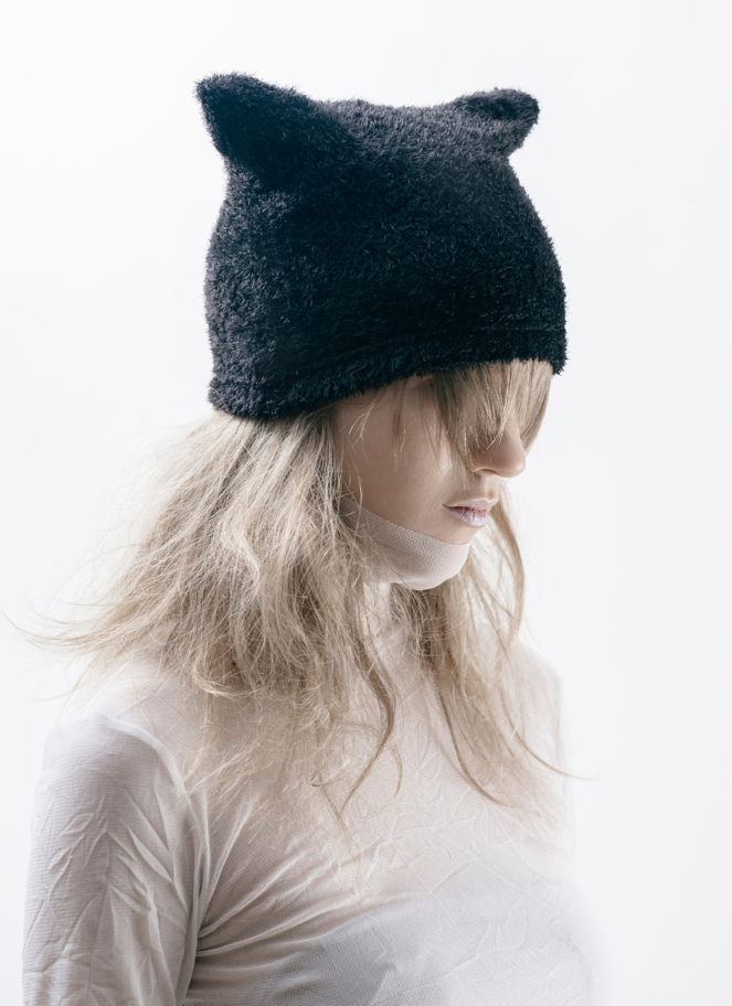 Xenia black fuzzy toque/beanie