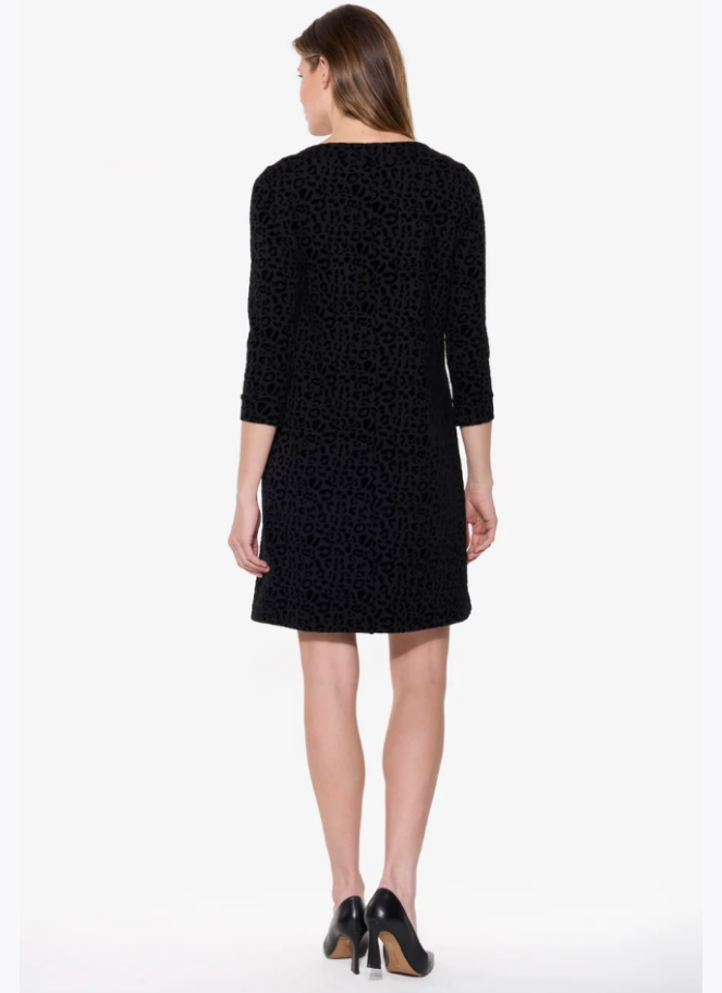 Robe froncée en bleu profond de Brenda Beddome
