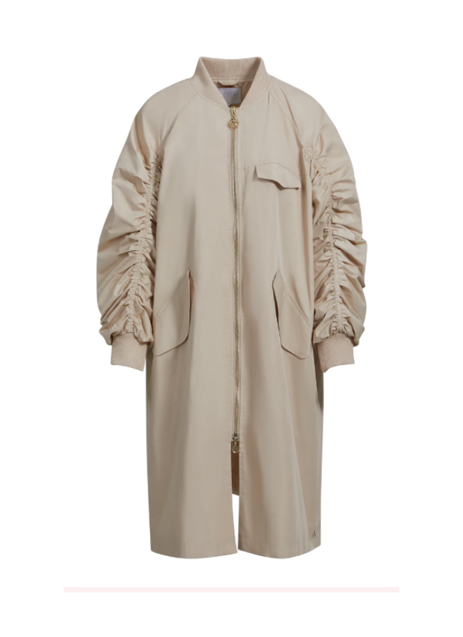 Long blouson aviateur en crème par Coster