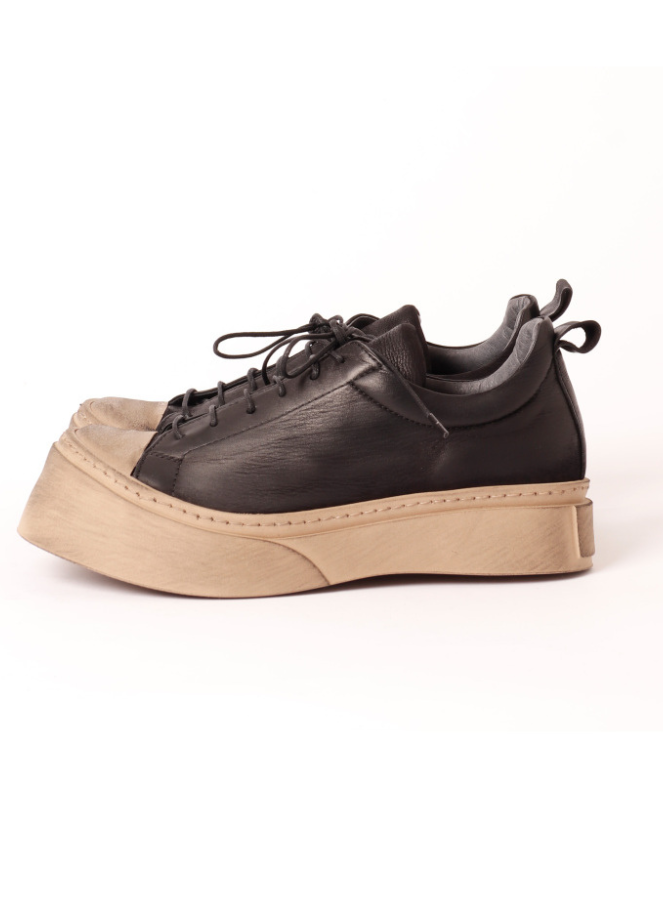 Black Leather shoe with laces and chunky sole from Lofina